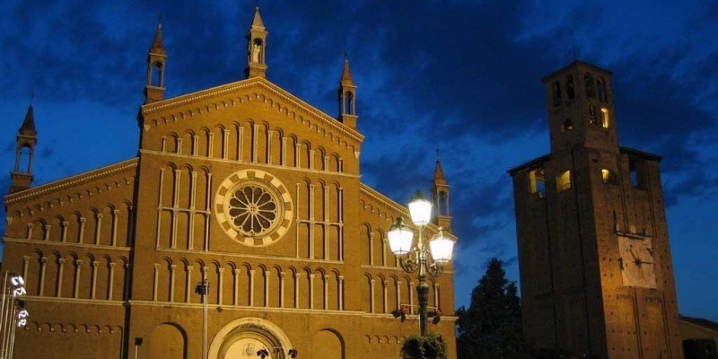 Duomo San Martino di sera