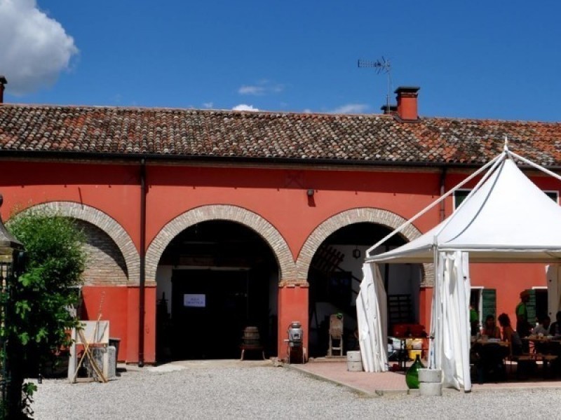 Masseria portico esterno