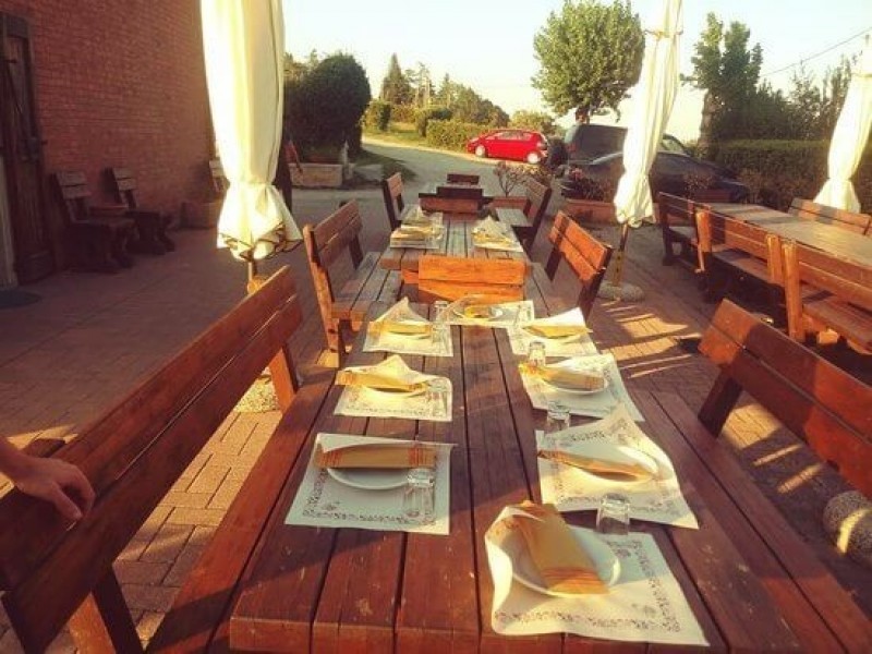 Tavoli esterni Osteria dal Nonno